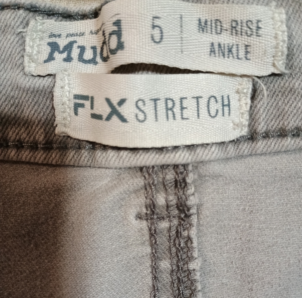 Mudd Women's Light Gray Distressed Skinny Jeans Women's Size 5 - Picture 2 of 2